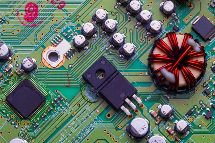 印制電路板（PCB） 芯片與無線電元器件的電子互聯基石